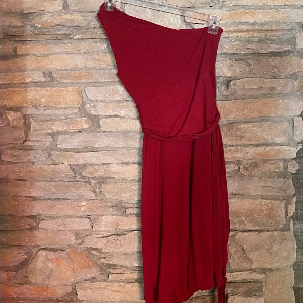 Elegant Red One-Shoulder Dress with wrap around sash. Large. - Picture 7 of 8